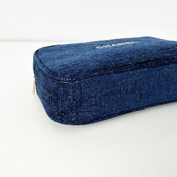 Chanel Makeup Bag 2023 Holiday Gift Set Blue Pouch - Picture 3 of 8